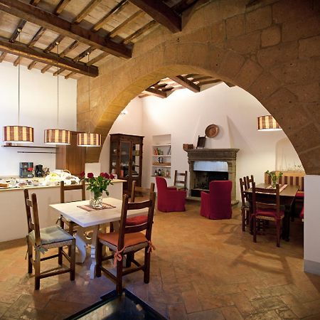 Sant'Angelo 42 Bed & Breakfast ออร์เวียโต ภายนอก รูปภาพ